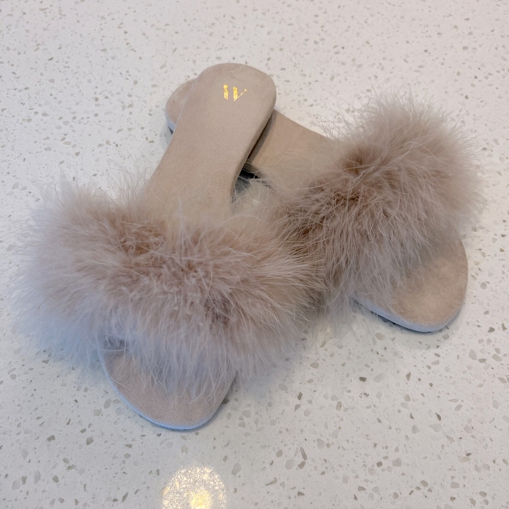 Worn Once Amelie Home Faux Feather Suede House Slippers Cream